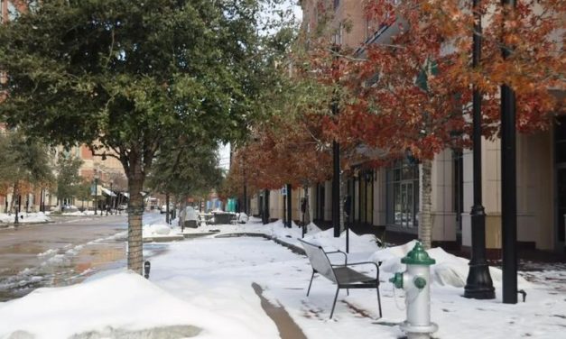 Badai Musim Dingin Membuat Ribuan Penerbangan Di AS Batal