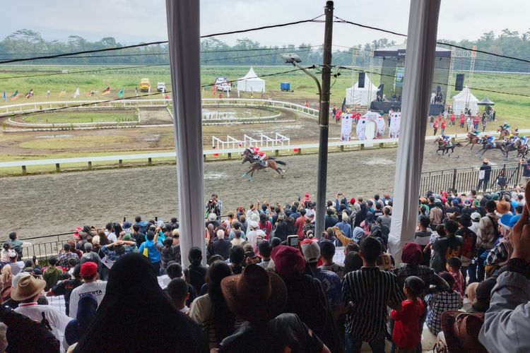 Pacuan Kuda Di Tegalwaton Semarang Jadi Wahana Wisata Keluarga