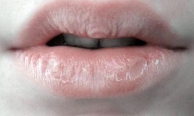 Kesalahan Umum Saat Memakai Lipstik Dan Cara Menghindarinya