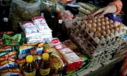 Pengaruh Kebijakan Politik Terhadap Harga Kebutuhan Pokok