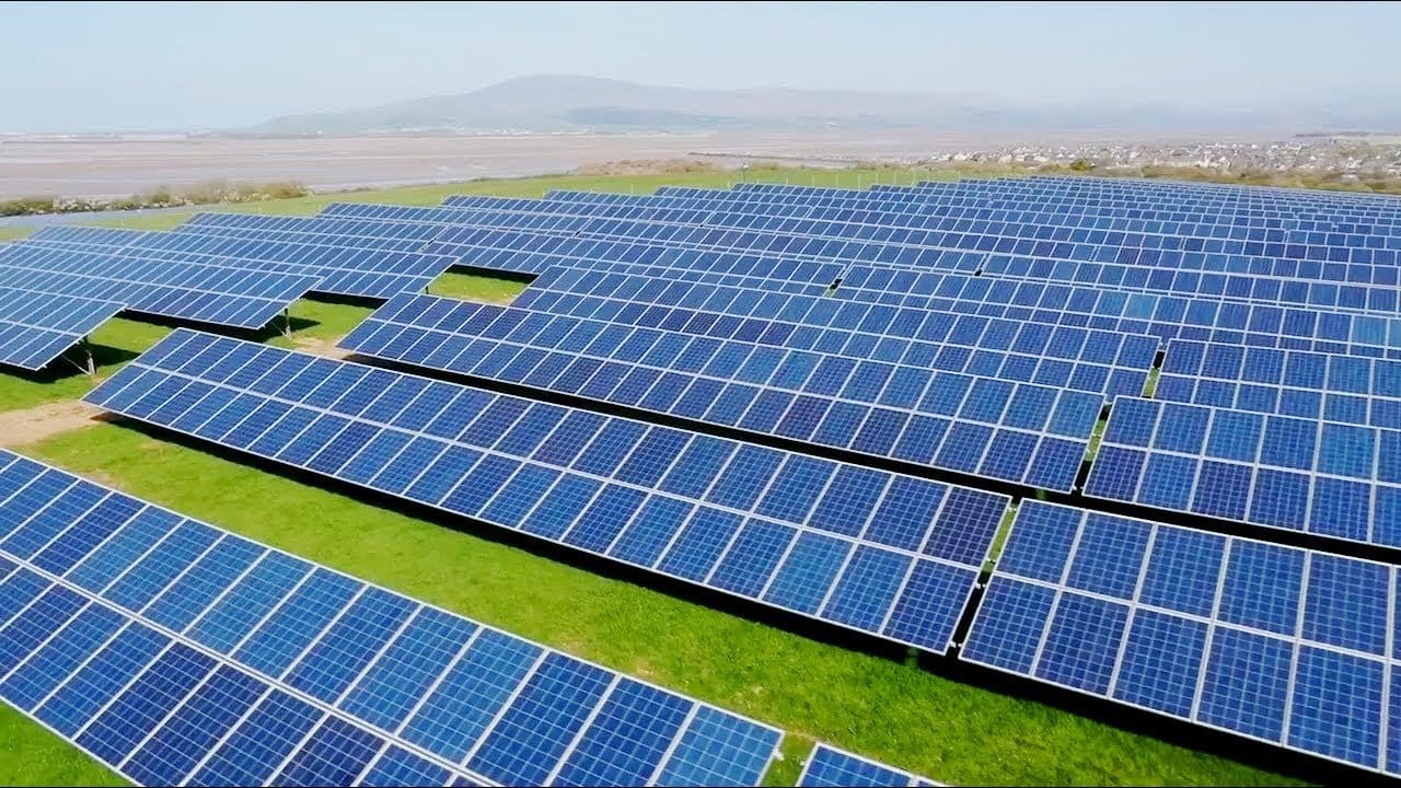 Energi Matahari Bantu Pasok Listrik Saat Gangguan Infrastruktur