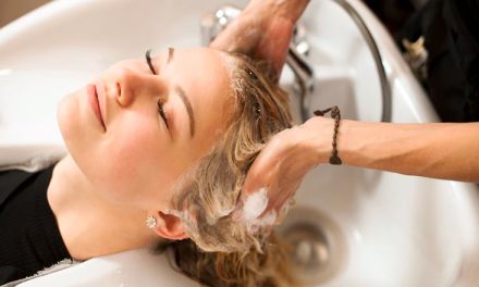 Merawat Rambut Tetap Sehat, Berkilau, Dan Tidak Mudah Rontok