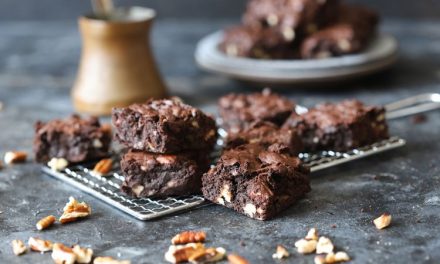 Fudgy Brownies: Tekstur Lembut, Padat, Dan Cokelat Menggoda