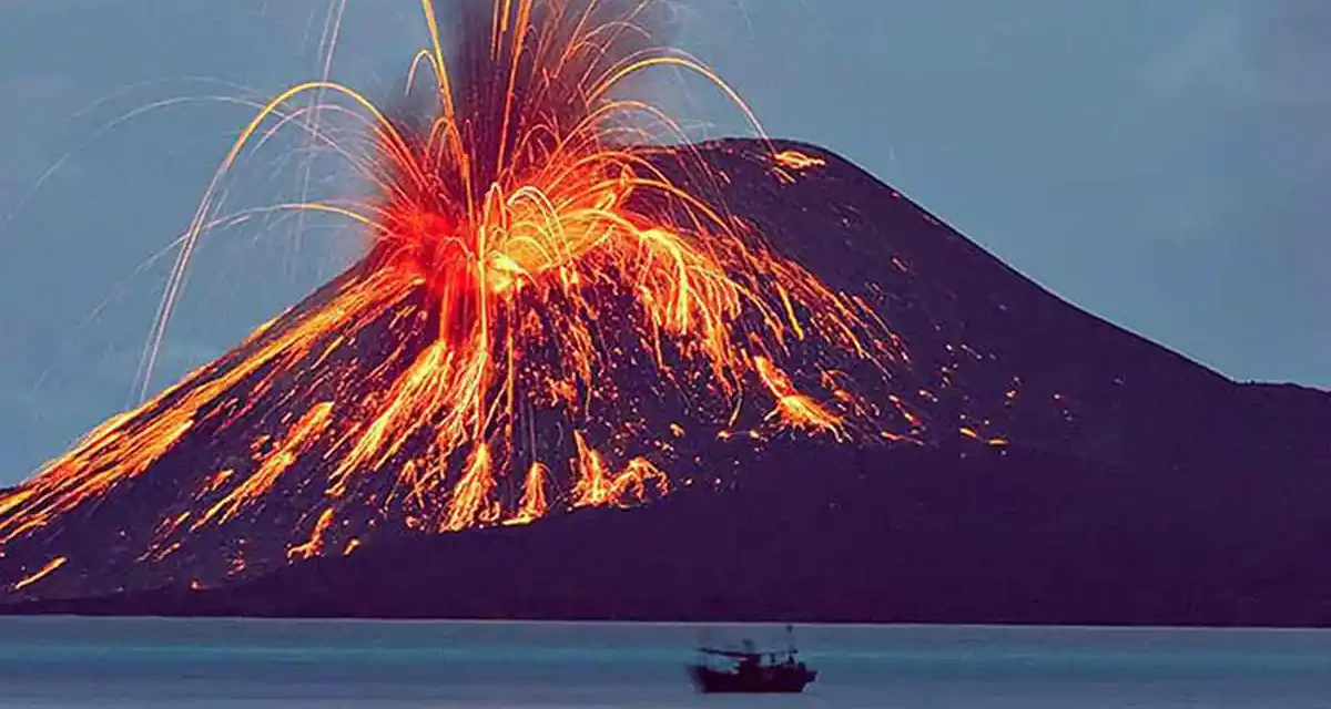 Gunung Krakatau Erupsi: Mengenal Aktivitas Vulkanik Dan Dampak